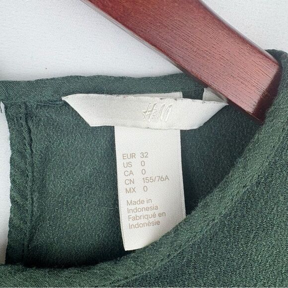 H&M Green Dress Short Sleeve Shirt - Picture 3 of 4